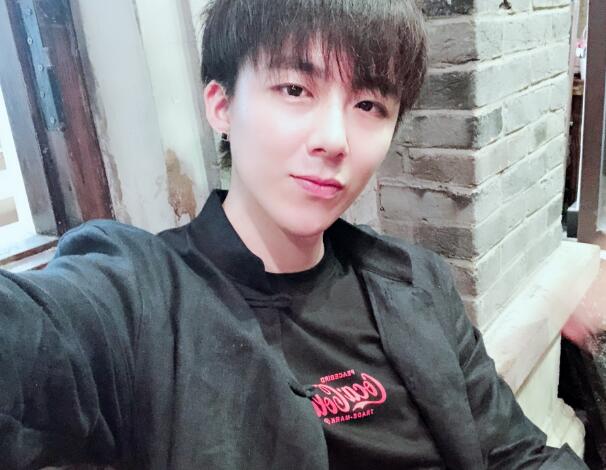 直播四年都没有名气的摩登兄弟 因为抖音竟然