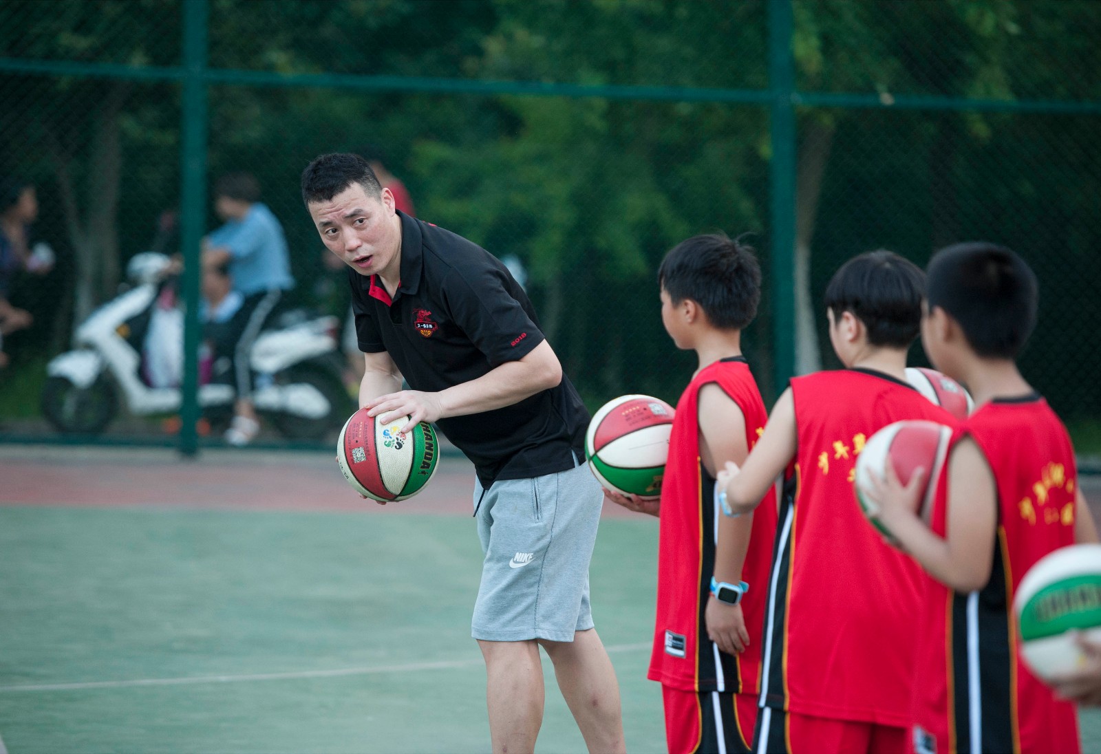 合肥社区成立少年篮球俱乐部 燃动全民健身活动_新浪