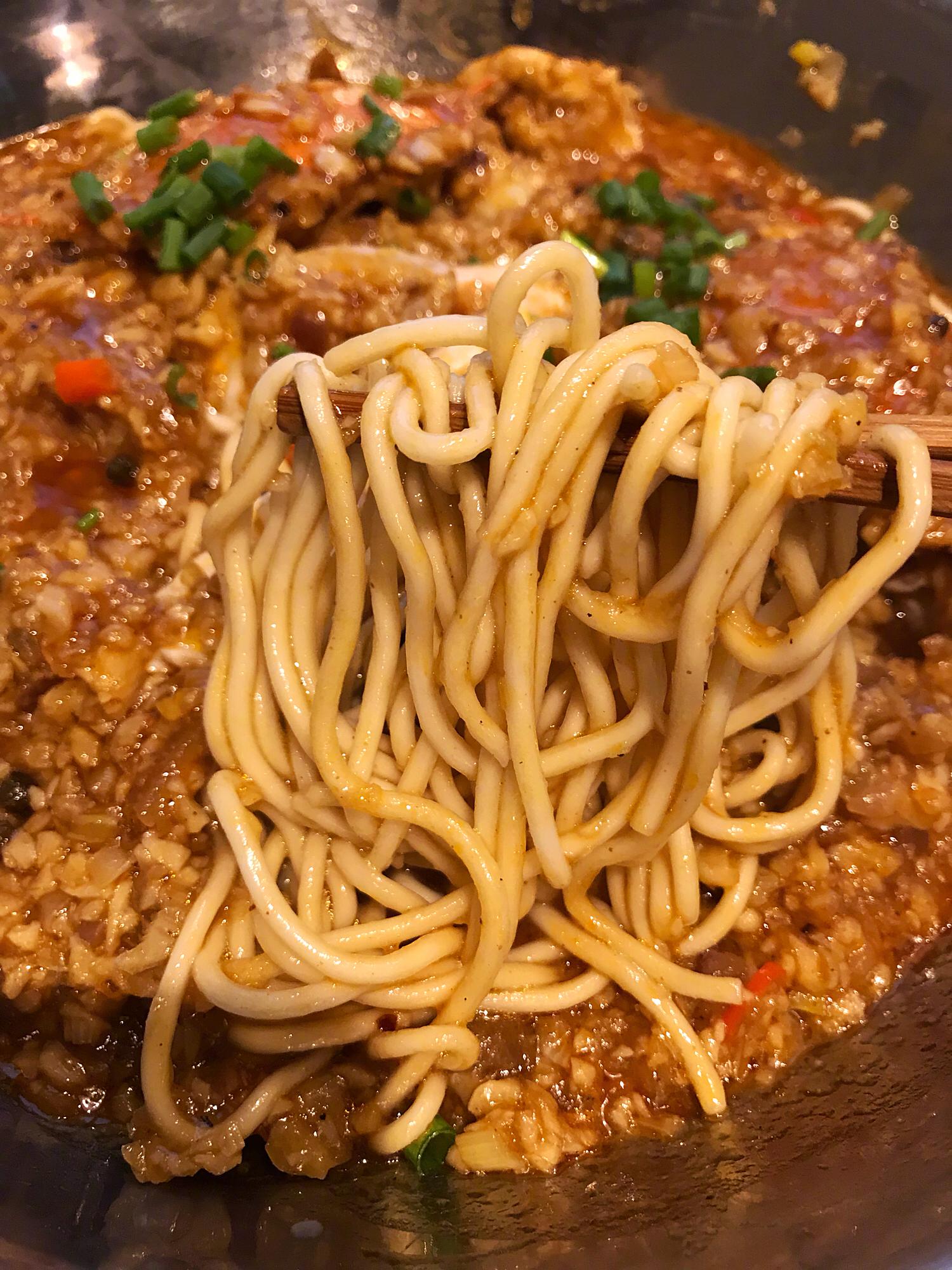 一碗简简单单的蟹黄面