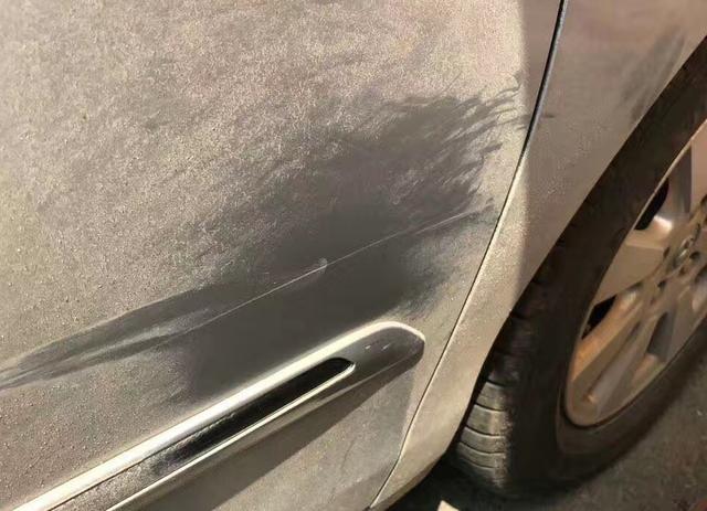 新车才买半年，老婆开车各种刮蹭，老司机教你怎么修车更省钱