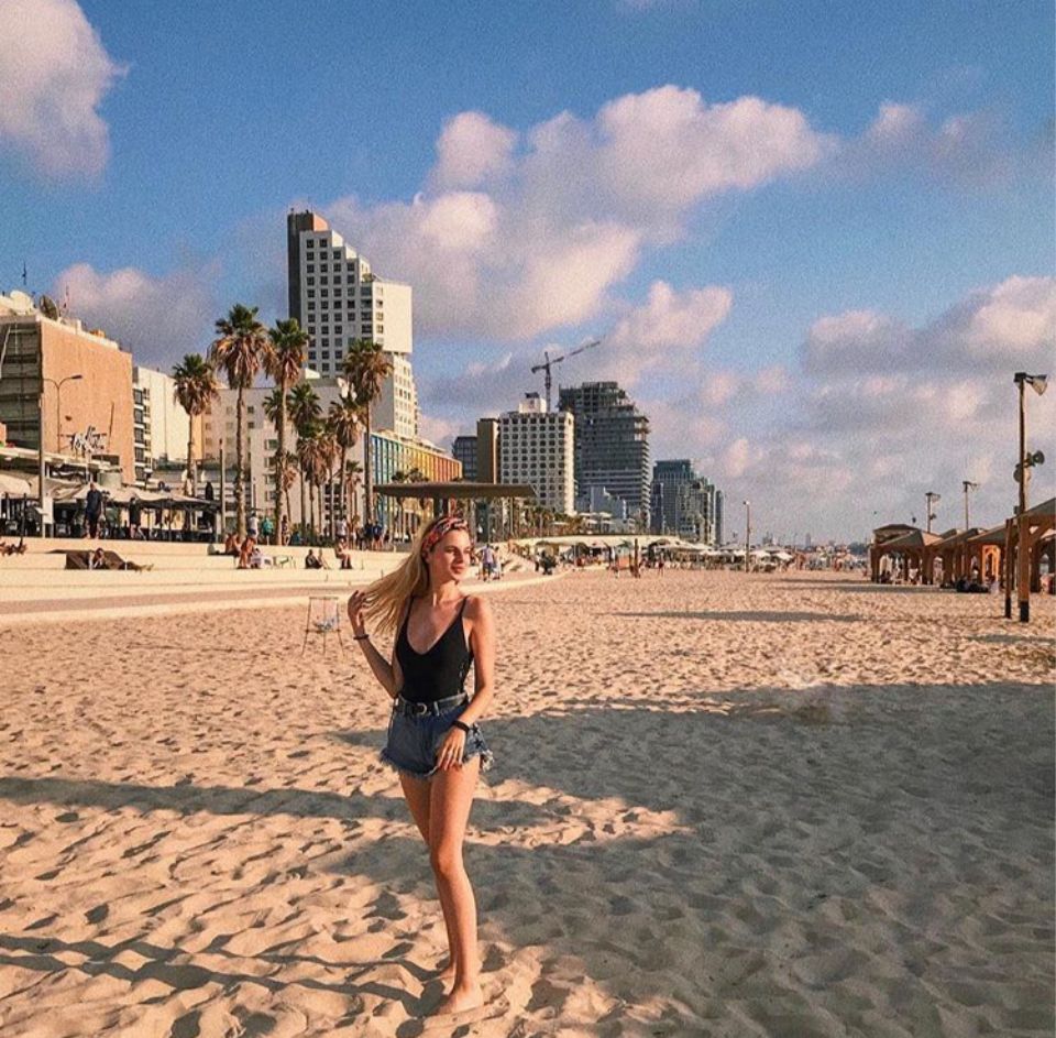 抖音上的大长腿,究竟是怎么来的?