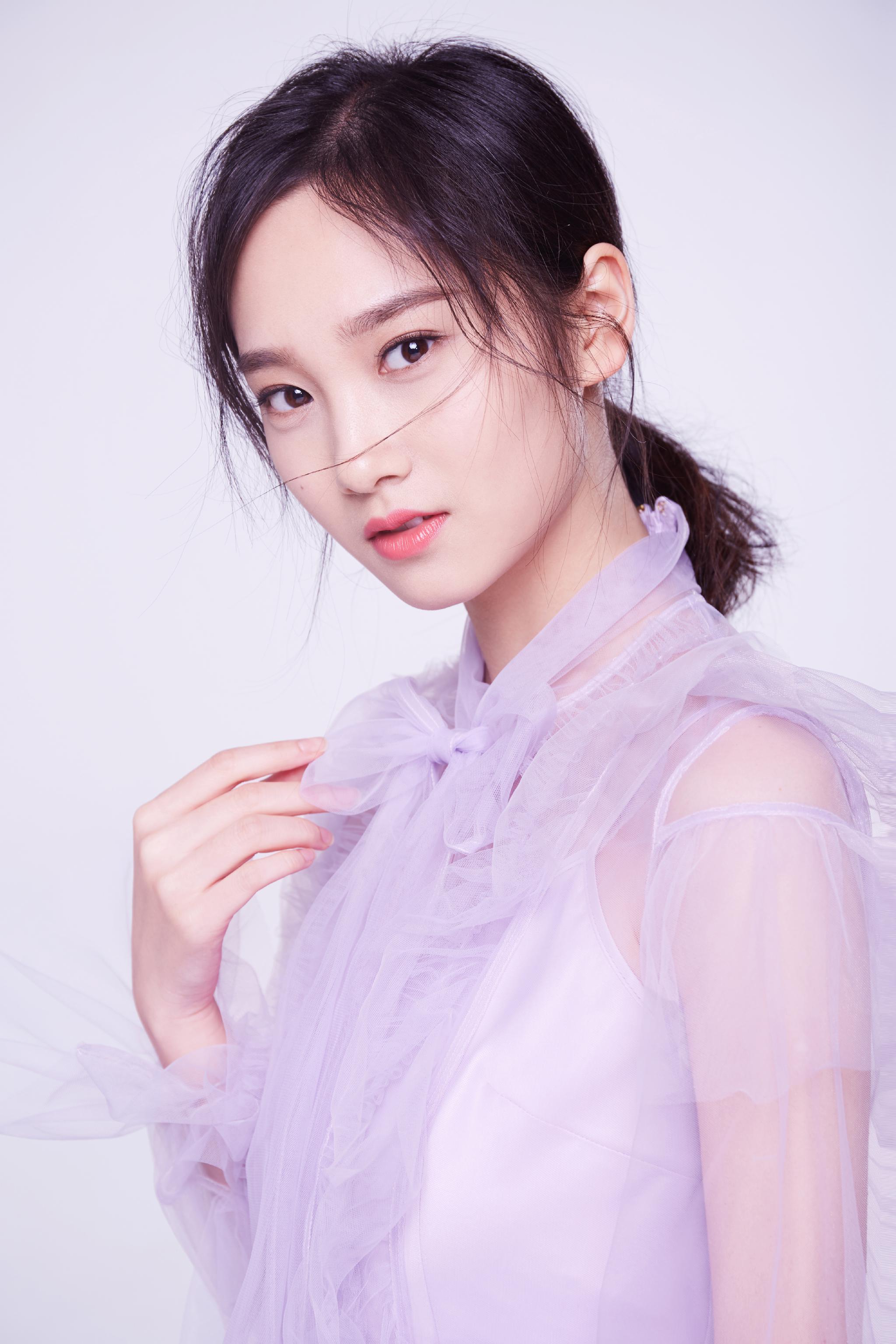 天娱传媒官博今日公布旗下新艺人颜歌 被北京