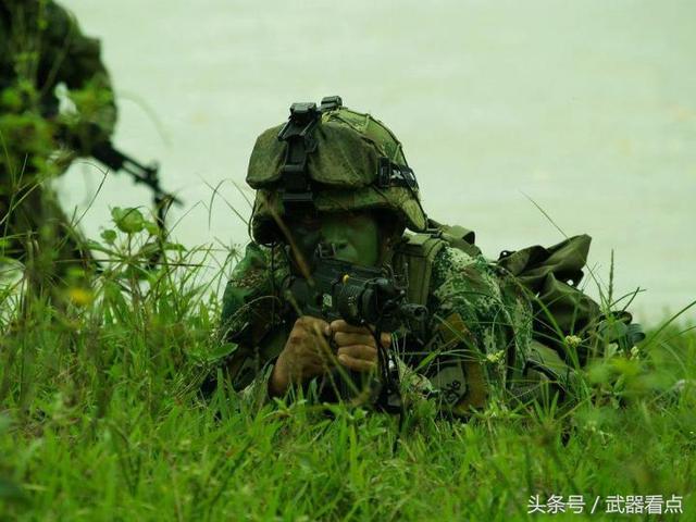 哥伦比亚特种部队,和军队新装备的加利尔ACE
