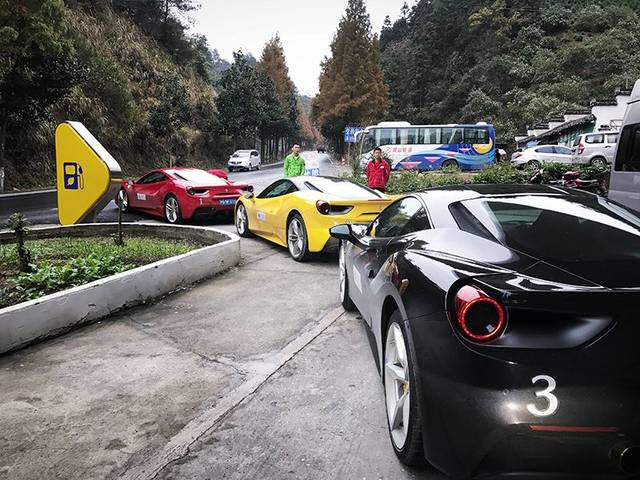 只有600匹马力,今天我试驾了一款最入门最便宜的新车