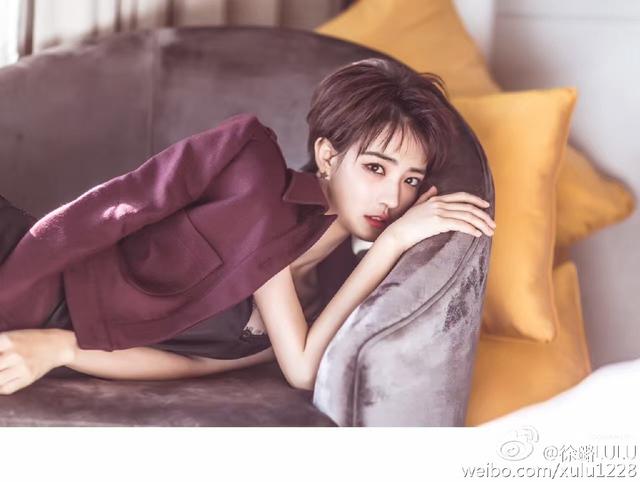 小方脸徐璐剪短发秒变瓜子脸,网友:她的穿搭更加个性十足