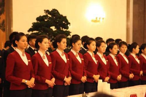 澳门酒店服务生一的个月有多少工资,为何给小