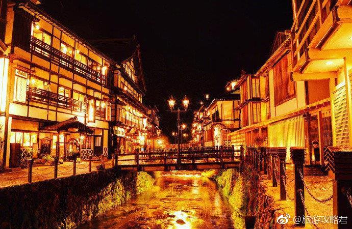 银山温泉,现实版千与千寻的神隐之地 .