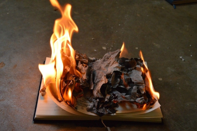 什么都无法舍弃的人,什么也改变不了。--谏山创