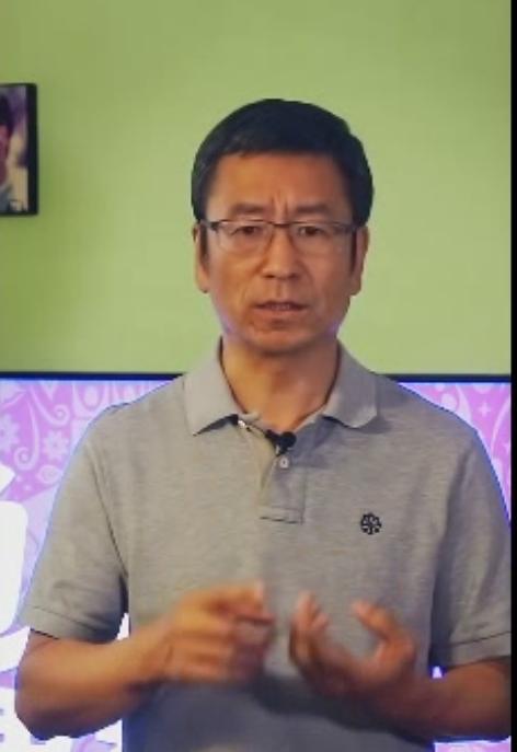 白岩松:国足不行因为钱太多