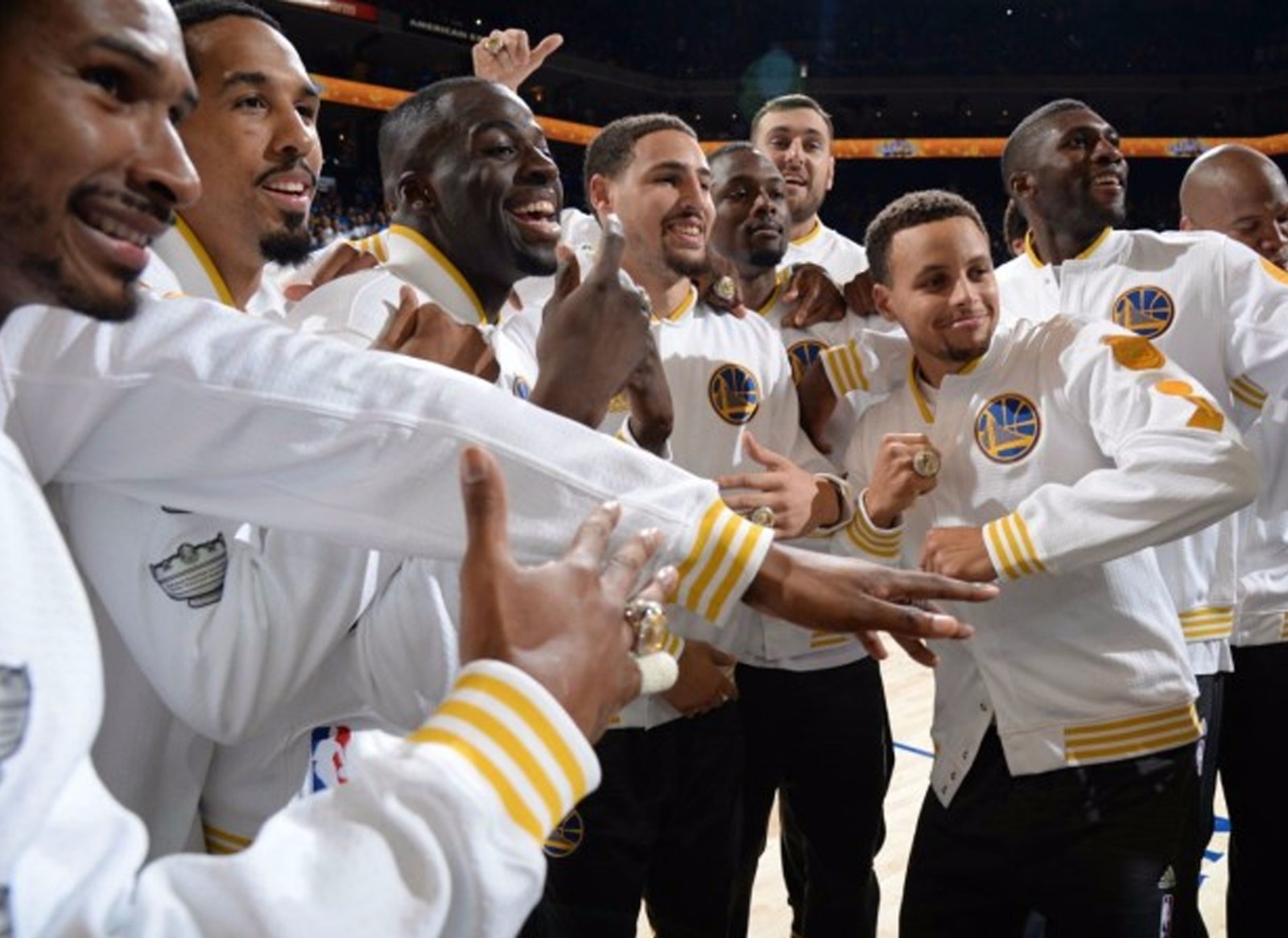 勇士NBA直播全方位呈现球员幕后故事感受更真实的球队风貌