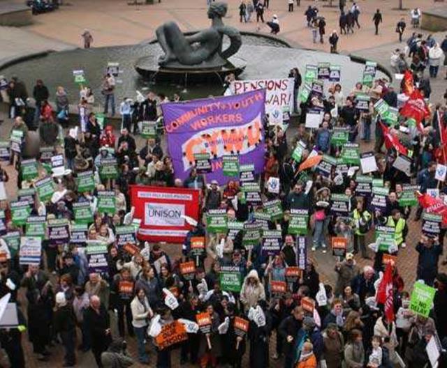 英国的兄弟国,比英国还发达,至今憎恨英国