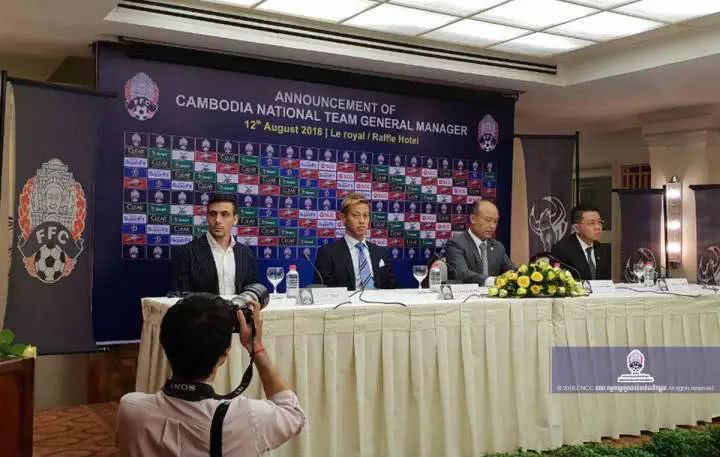 球员兼职国家队主帅 FM里都没法操作的事让本