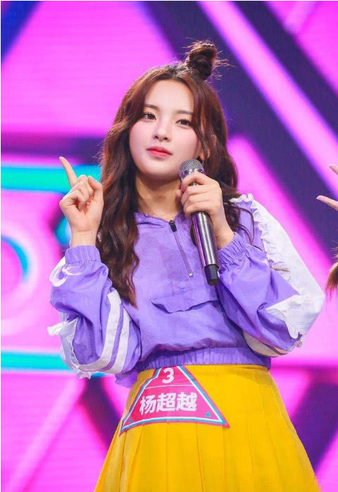 《创造101》:五位导师点评跳过杨超越?是不敢还是给她
