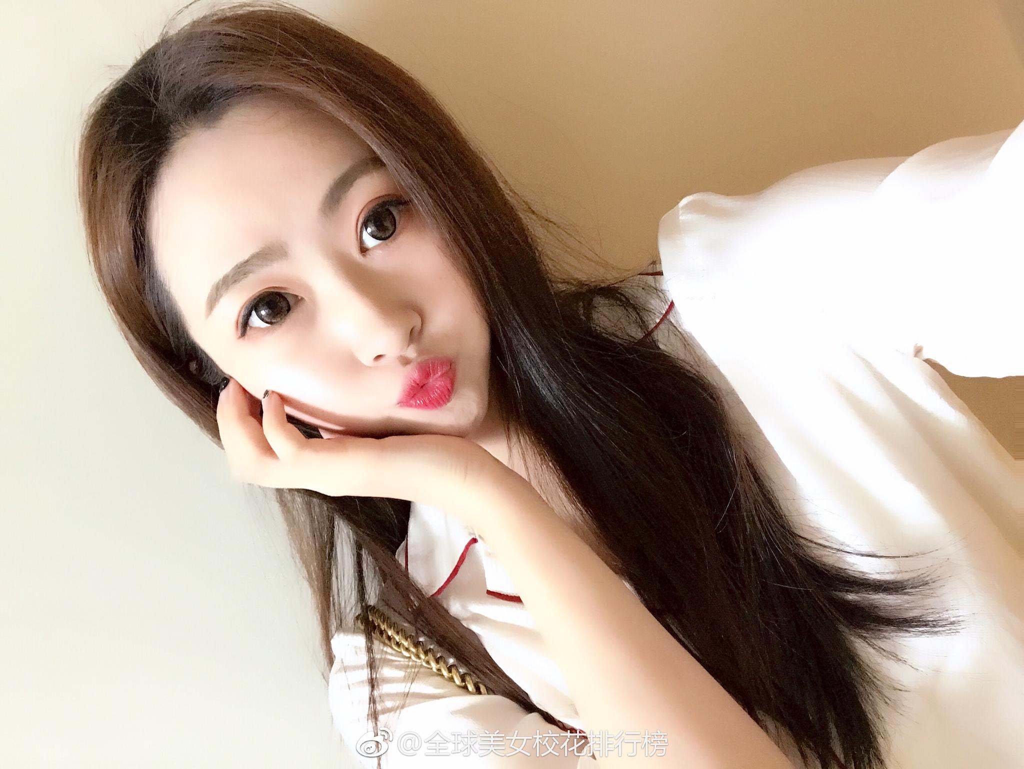 美女校花 北京城市学院表演系 喜欢旅游 唱歌 游