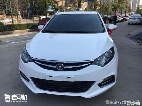 国产最美两厢车 更懂年轻人的轿跑 到手仅8万帝豪歇菜了