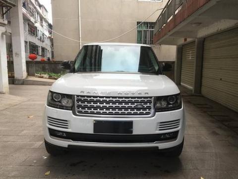 福建老板花169万买辆路虎揽胜，其父坐在后排座椅上满意的笑了
