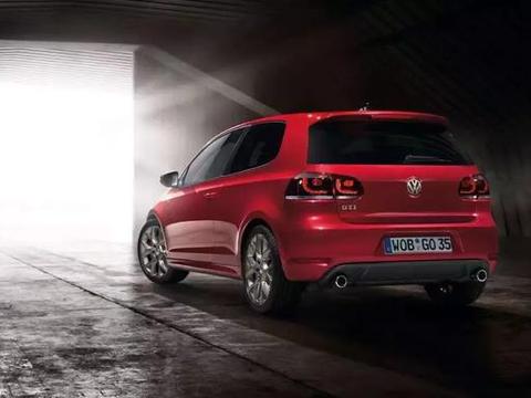 国产奔驰E级要出手动挡车型 这是要卖给谁？