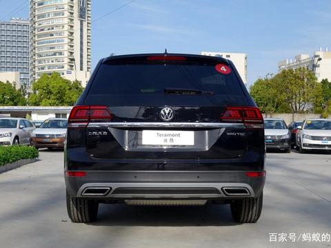 河南拆迁小伙喜提大众途昂，朋友都说这车霸气十足！