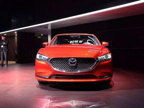 2018款马自达真车实拍, 比丰田凯美瑞帅10倍, 打开车门奥迪都懵了