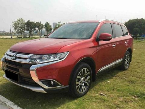 花17万买三菱欧蓝德代步，当打开后尾箱的那一刻，整个人看呆了