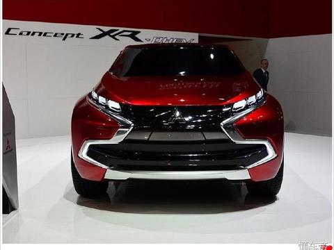 三菱全新SUV叫板途观，内饰比GLA上档次，不足10万油耗3L