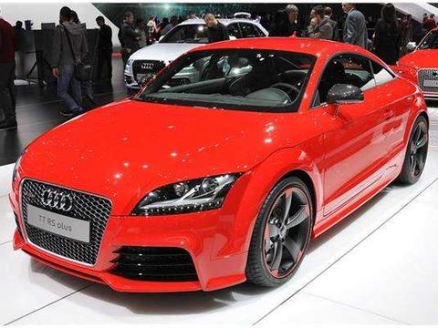 开出去也算是倍有面子，奥迪TT RS依旧霸气！