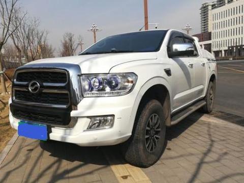 河北小伙花11.4万元买辆国产四驱大皮卡，硬汉造型酷似丰田坦途