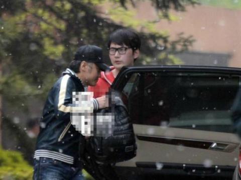 吴秀波的座驾，张丰毅的座驾，张嘉译的座驾，口味确实不一样