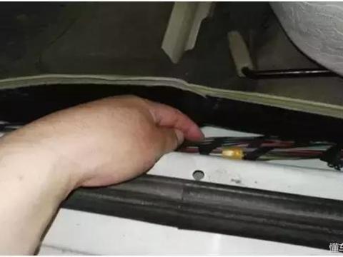 汽车维修案例：捷达右前门玻璃升降器失效故障的排除