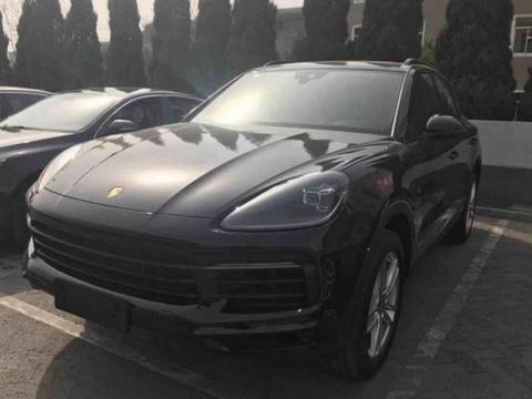 117万元落地全新保时捷卡宴平行进口车，交车现场车主喜笑颜开