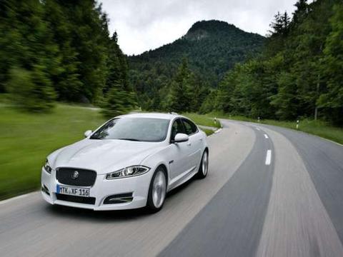 奔驰E级的老对手，全铝车身做工厚道，落地不到40万却没人买