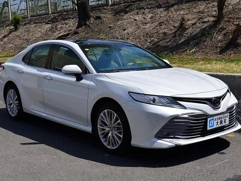 开起来很像欧洲车，难道丰田挖了一堆欧洲人造了辆新凯美瑞