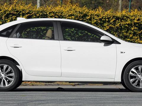 夏日来临，这几款车不仅十万出头，还带后排出风口！