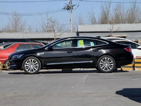 最厚道B级车，狂降5万仅售18万起，油耗6升，谁还买迈腾