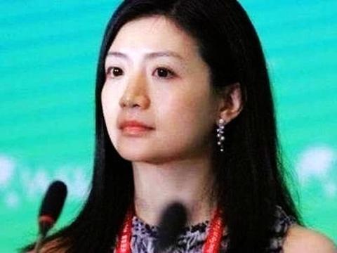 中国最美女富豪，马云唯一亲自邀请的女性，豪车遍地却还是单身！