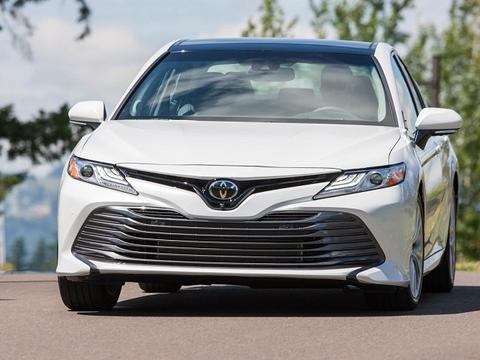 八代凯美瑞2.0g豪华版，十年老司机提车5000公里后，优缺点心得