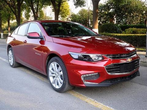 车长近5米，比迈腾大一圈，车主：落地不到18万，真的很划算！