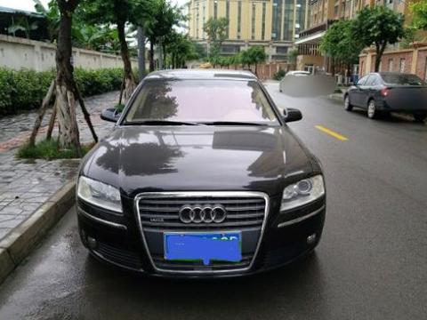 10年前花236万买辆奥迪A8L，现在转手不到27万但车主却很开心