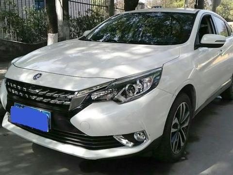 云南小伙花12万买一辆跨界SUV，开回家后朋友们都说很像宝马X6