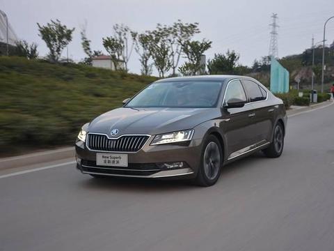 新速派采用家族风格，而掀背式设计让整车更加动感