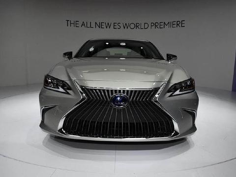 整车进口，颜值配置比奔驰C级强，进口税下调后，将跌破30万