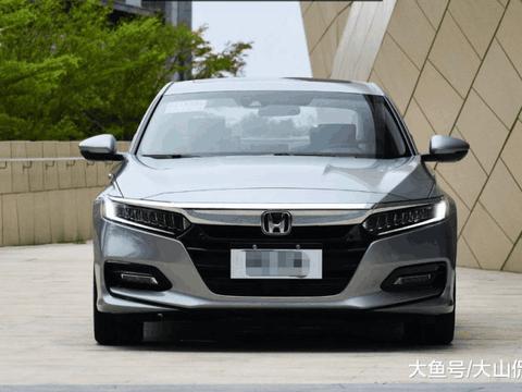 帕萨特劲敌再升级, 号称10年开不坏, 颜值爆表动力出众