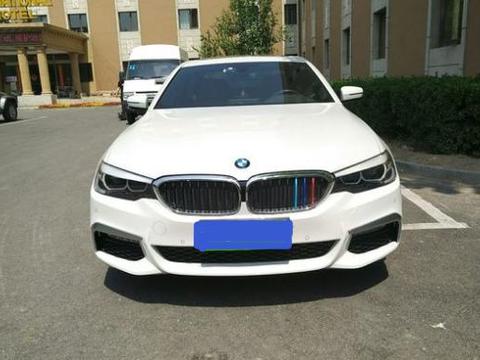 小伙花54万元落地一辆宝马530，朋友看到仪表盘时一头雾水