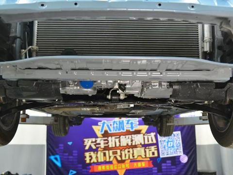 热衷改装飞度的小伙伴请放弃吧，因为人家玩的都是四驱