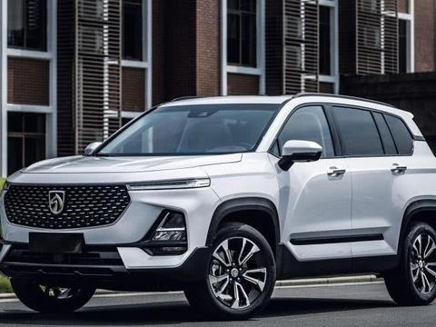 宝骏又要火了！新车内饰曝光，配三块液晶屏，档次感堪比百万豪车