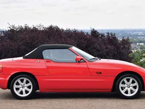 滑动门、塑料车身，宝马Z4的祖宗Z1竟然那么骚