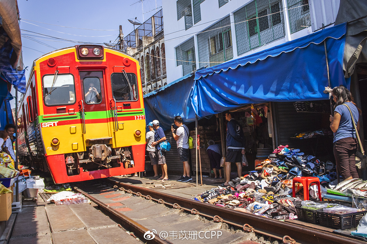 时隔6年再次来到曼谷周边的美功火车市场和安