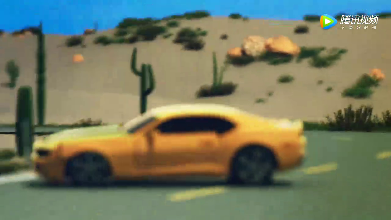 女孩拉开遮车布的那一瞬间 才明白什么叫超级跑车