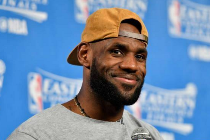 NBA现役球员常规赛总出场次数排名:詹皇、帕