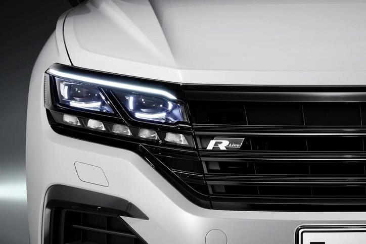 全新大众途锐揭面 帅气外观完胜BBA 科幻内饰特斯拉看了都服